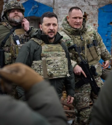 Видео: Зеленский прибыл в Донецкую область и заявил, что РФ готовит наступление