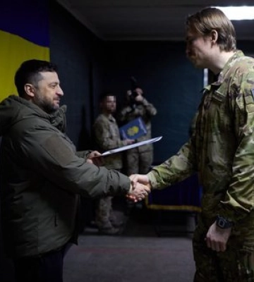 Зеленський відзначив нагородами бійців "Азову" та вручив погони бригадного генерала Прокопенку (Редісу). ФОТОрепортаж