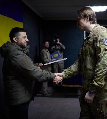 Президент вручив генеральські погони командиру «Азова» Прокопенку