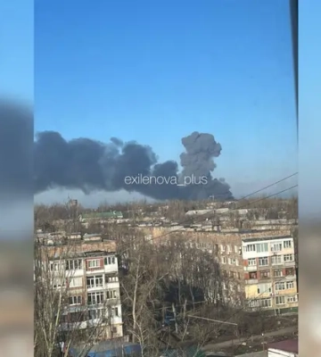 В оккупированном Донецке прогремели взрывы: над городом поднялся дым