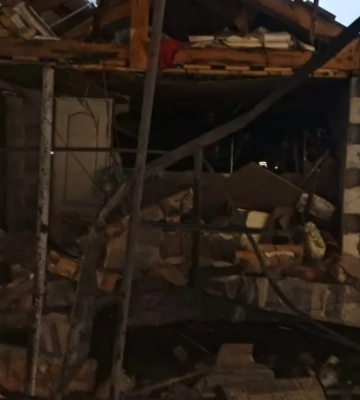 Падение дрона разрушило жилой дом в Черкасской области: пострадали женщина с детьми