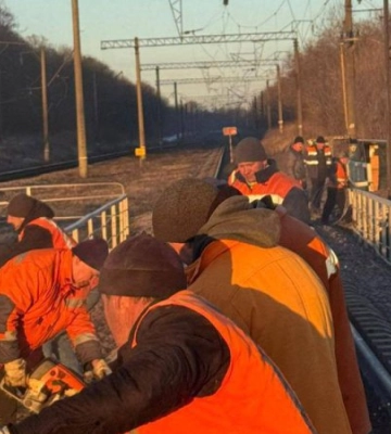 Росіяни атакували залізничну інфраструктуру у трьох областях України