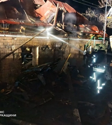 Падение дрона разрушило жилой дом в Черкасской области: пострадали женщина с детьми