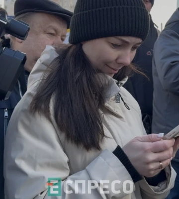 "Це наче вічність". Репортаж другого дня великого обміну: додому повернулися 300 українських захисників