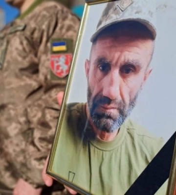 Мав приїхати у відпустку, а повернувся навіки «на щиті»: на Волині попрощалися з Героєм Олександром Маслом