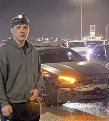 У Львові в ДТП потрапив автомобіль, до якого блогер привʼязав себе скотчем