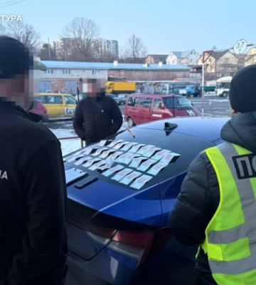 На Хмельниччині чоловік за 18 тисяч гривень обіцяв «допомогти» скласти іспит на водійське посвідчення