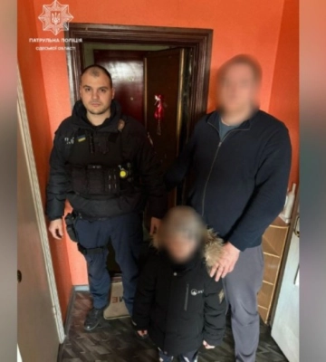 В Одесі патрульні повернули додому хлопчика, що загубився