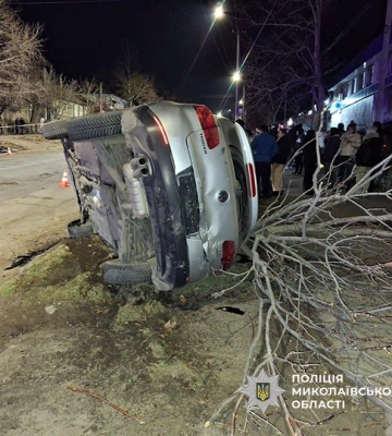 Поліція Миколаївщини шукає можливих свідків смертельної потрійної ДТП. ФОТО