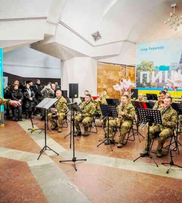 Військовий оркестр Східного Харківського територіального управління Нацгвардії підтримав харків’ян