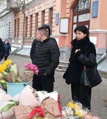 Не купуйте ці квіти: у Дніпрі звернулись до мешканців