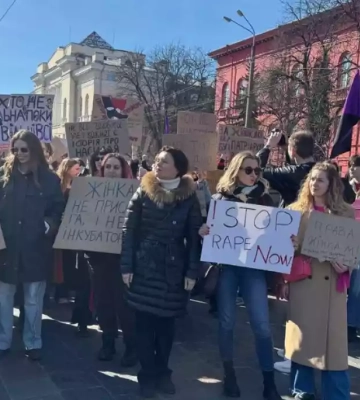 "Мурашки по шкірі, що я буду серед сотень однодумиць". Що кажуть чернівчанки, які візьмуть участь у Марші за права жінок