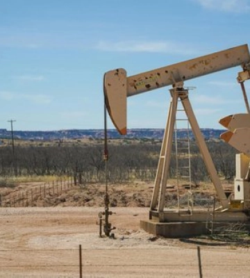 Нафта продовжує стрімко зростати: ціни стрибнули за день майже на 30%