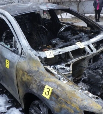 У Києві затримано палія, який через конфлікт із сусідкою знищив три автомобілі