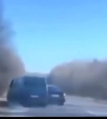 Хотіли «визволити» мобілізованого: з'явилося відео погоні семи автівок за бусом ТЦК на Волині