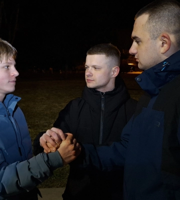 Майбутні рятувальники витягли двох дітей, які провалилися під кригу на річці Дніпро у Черкасах