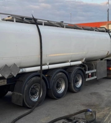 Постачали фальсифікат на АЗС: на Київщині "закрили" нелегальну нафтобазу