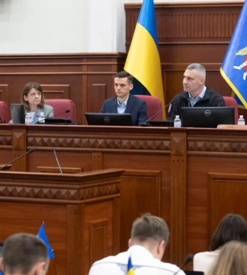 Київ досі без плану стійкості: депутати не з’явилися на розгляд документа, який вимагає РНБО