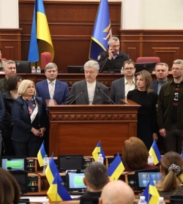 «Фарс імені Петра Олексійовича». Депутати розповіли, що відбулося сьогодні в Київраді