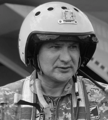 Втрата для української авіації: у небі над Сходом загинув Герой України Олександр Довгач