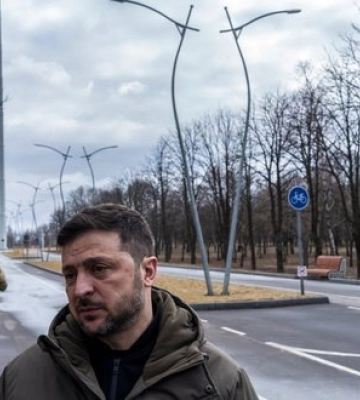 Зеленський відкинув відмову від Донбасу для миру з РФ: "Справа не в кілометрах, а в людях"