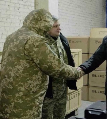 «Украинская команда» передала партию зарядных станций 112 бригаде ТрО, - Артур Палатный