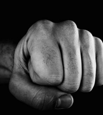 У Києві затримали трьох молодиків за жорстоке побиття перехожого у підземному переході