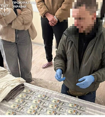 У Сумах викрито директорку школи, яка за гроші «рятувала» ухилянтів від мобілізації