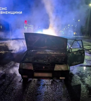 У Здолбунові горіла легкова автівка