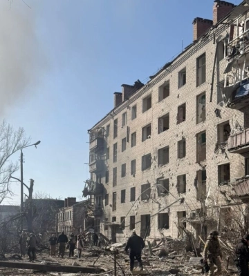 Российские войска ударили по Славянску, есть погибшие и более десятка раненых