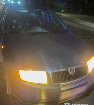 Зазнали травмувань дві жінки: у Миколаєві слідчі поліції встановлюють обставини автопригоди за участі легковика та пішоходів