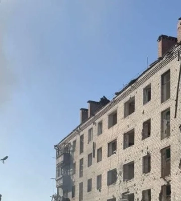 Повреждены шесть многоэтажек. РФ нанесла авиаудар по центру Славянска, погибли два человека, 17 раненых, среди них — ребенок