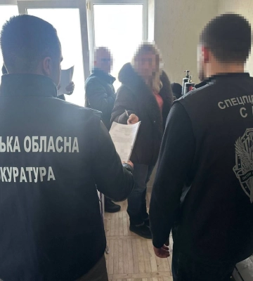 Посадовицю Харківської міськради підозрюють у вимаганні “відкатів”