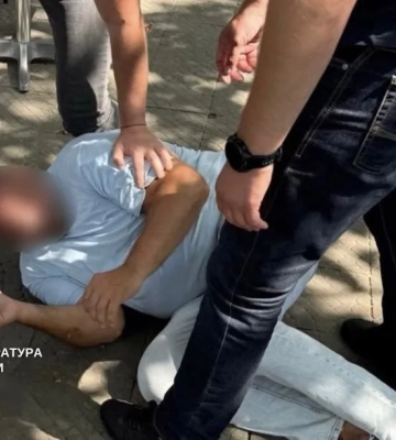 У Києві судитимуть пенсіонера, який за 25 тисяч євро пропонував працевлаштування в ОГП