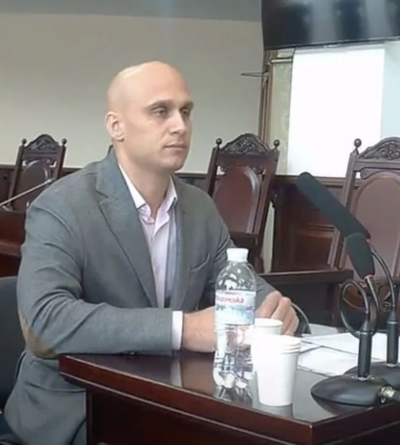 Суддя Олексій Гончаренко оскаржує рішення про звільнення після викриття злочинних схем