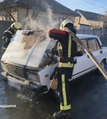 На Кіровоградщині горів легковик
