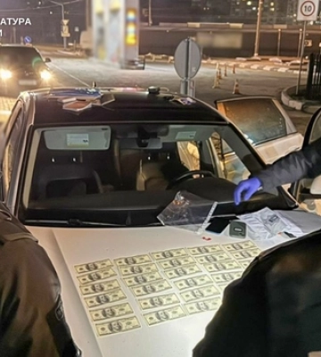 У Луцьку затримали «рішалу», який за 10 тисяч доларів обіцяв вивезти ухилянта до Польщі