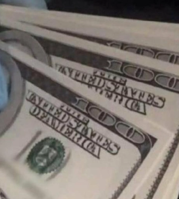 На Одещині затримали іноземців, які продавали фальшиві долари