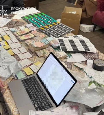 У Дніпрі викрили схему продажу “тіньових” паливних талонів на 218 млн грн