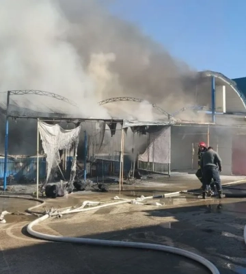 Пожар вспыхнул на рынке «7-й километр» под Одессой: что известно