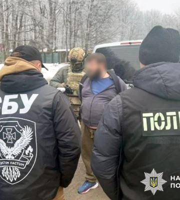 На Хмельниччині заґратовано киянина, який зберігав боєприпаси та допомагав ухилянтам. ФОТО