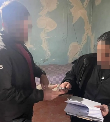 На Одещині затримали іноземців, які продавали фальшиві долари