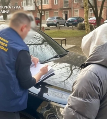 У Чернівцях підрядника та інженера підозрюють у збитках на 850 тис. грн під час ремонту дороги