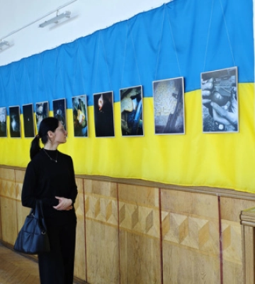 У Тернополі відкрили фотовиставку військового Юрія Костишина з позивним Кіт Характерник