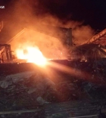 На Чернігівщині внаслідок обстрілу РФ згоріло зерносховище