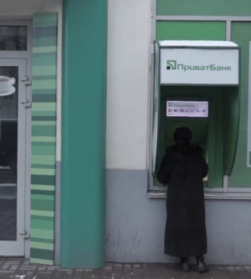 "ПриватБанк" годами списывал лишние проценты: как украинцам добиться перерасчета кредита