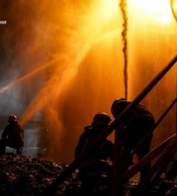 Рятувальники показали кадри ліквідації наслідків ворожих атак на Полтавщині