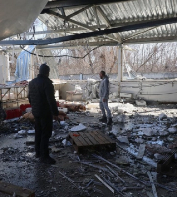 Двоє загиблих, семеро поранених: у Харкові росіяни атакували м’ясокомбінат, зруйнований цех