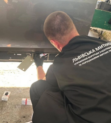На кордоні з Польщею створили нову групу контролю пасажирських та вантажних перевезень