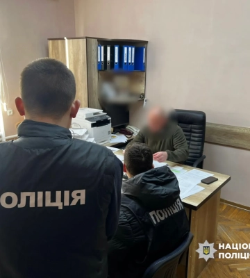 Дрова для ЗСУ за завищеними цінами: в Одесі викрили корупційну схему